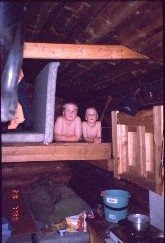 Mikko ja Pekko Kivip��n tuvassa 28.7.1999