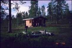 Kivip��n tupa ilta-auringossa 28.7.1999