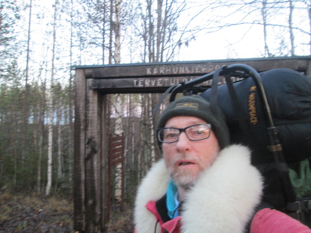 Karhunkierroksen, Ristikallion reitin l�ht�paikka Sallan tien varrella 22.10.2018